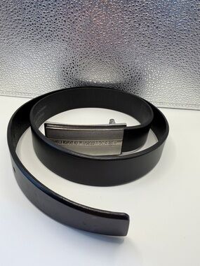 Armani Exchange Black Leather Men’s Belt with Brushed Silver Buckle